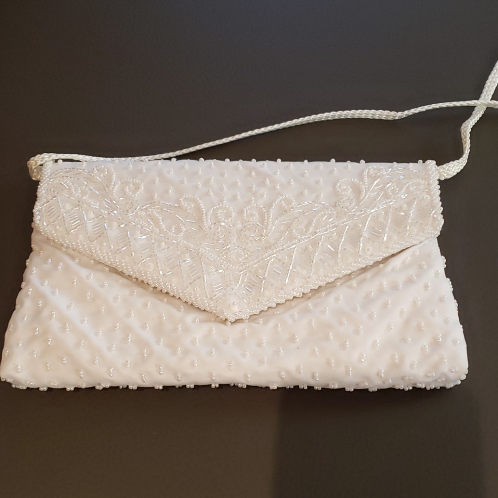 La Regale White Beaded Purse EUC